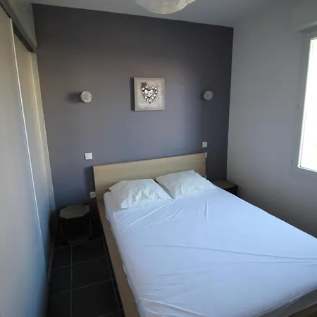 Apartment Renove Avec Terrasse, A Deux Pas Du Centre Et De La Mer, Ideal Pour 4 Personnes - Fr-1-309-4 *